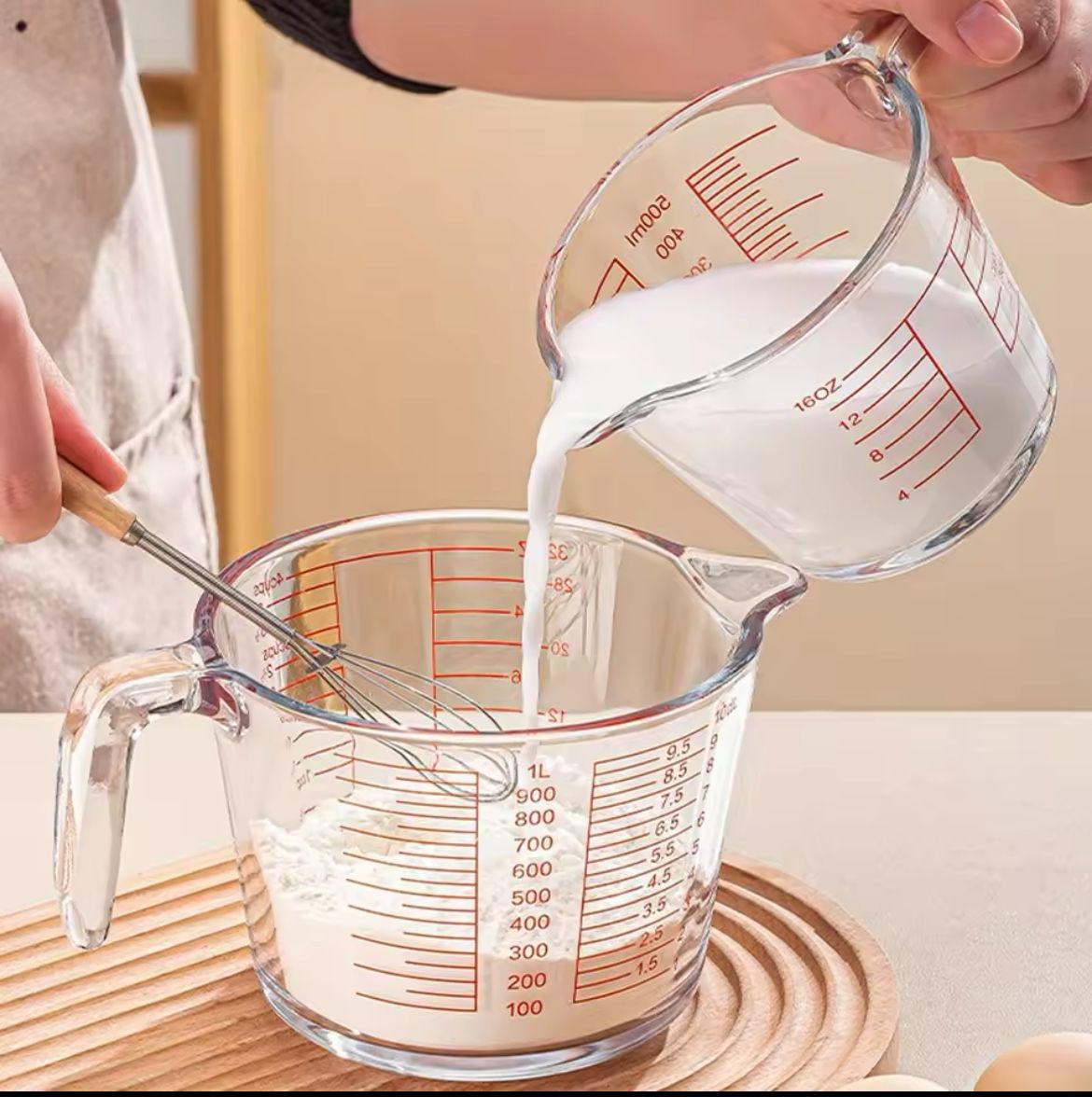 1000 ml Heat-Resistant Glass Measuring Cup with Easy-Read Scale & Comfortable Handle
