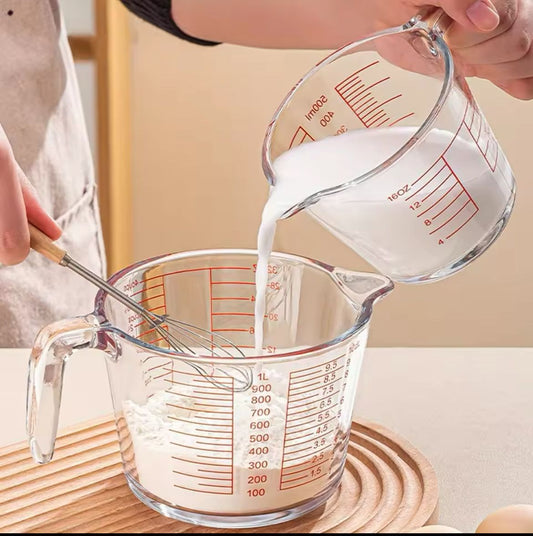 1000 ml Heat-Resistant Glass Measuring Cup with Easy-Read Scale & Comfortable Handle